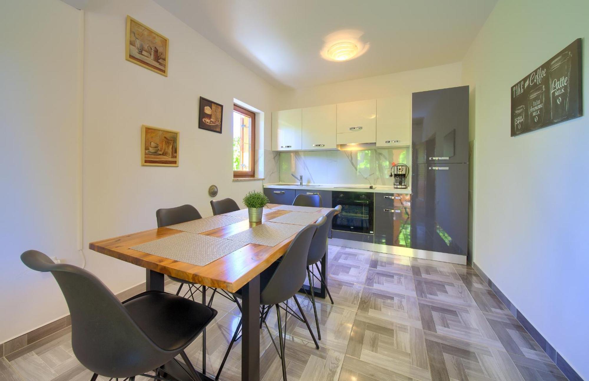 Apartment Bazina - Airconditioning, Parking, 500M From The Beach 크르크 외부 사진