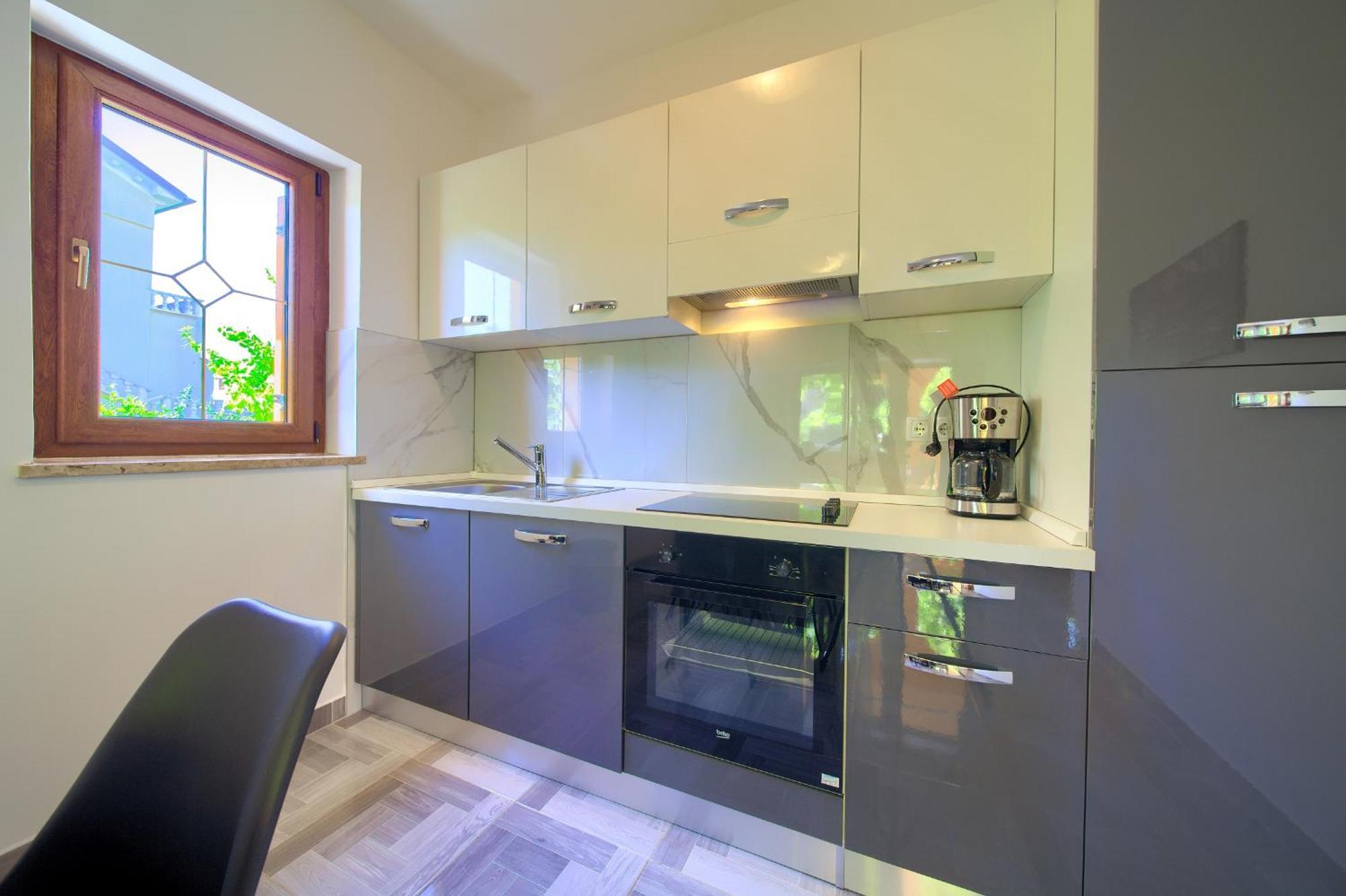 Apartment Bazina - Airconditioning, Parking, 500M From The Beach 크르크 외부 사진