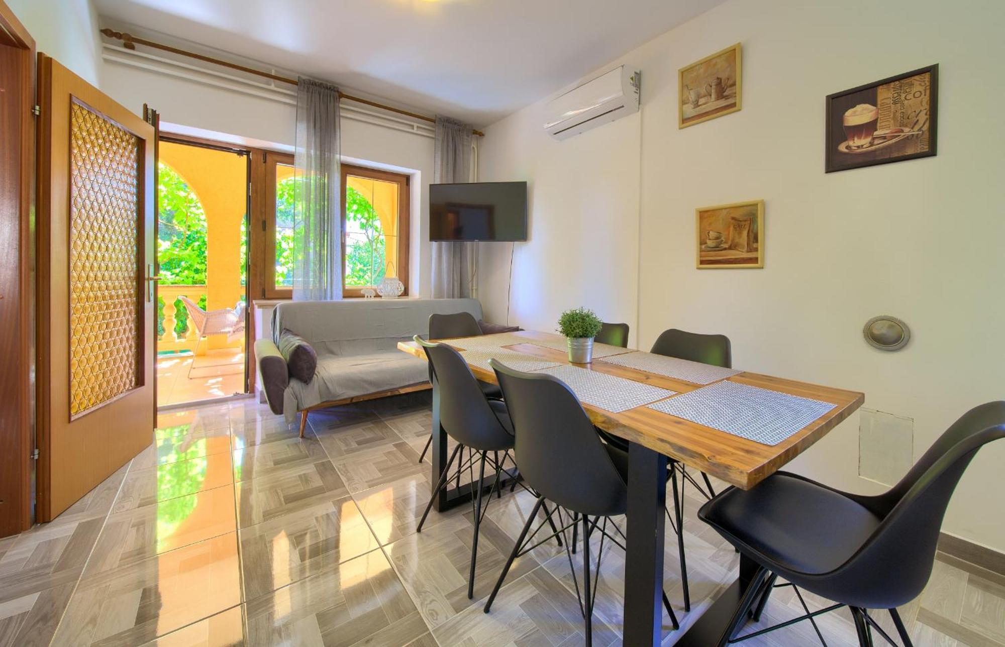 Apartment Bazina - Airconditioning, Parking, 500M From The Beach 크르크 외부 사진
